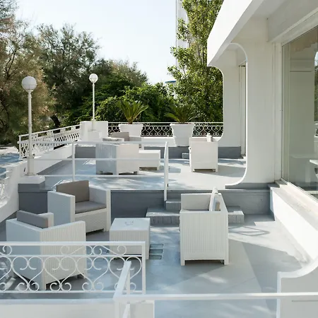 Continental فندق 3*