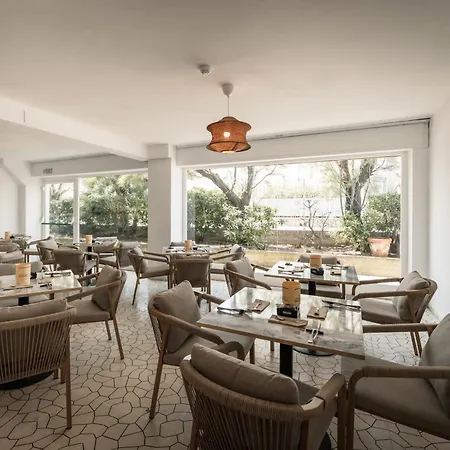 Continental Hotel 3*