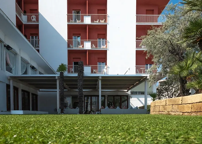 Continental Hotel 3*